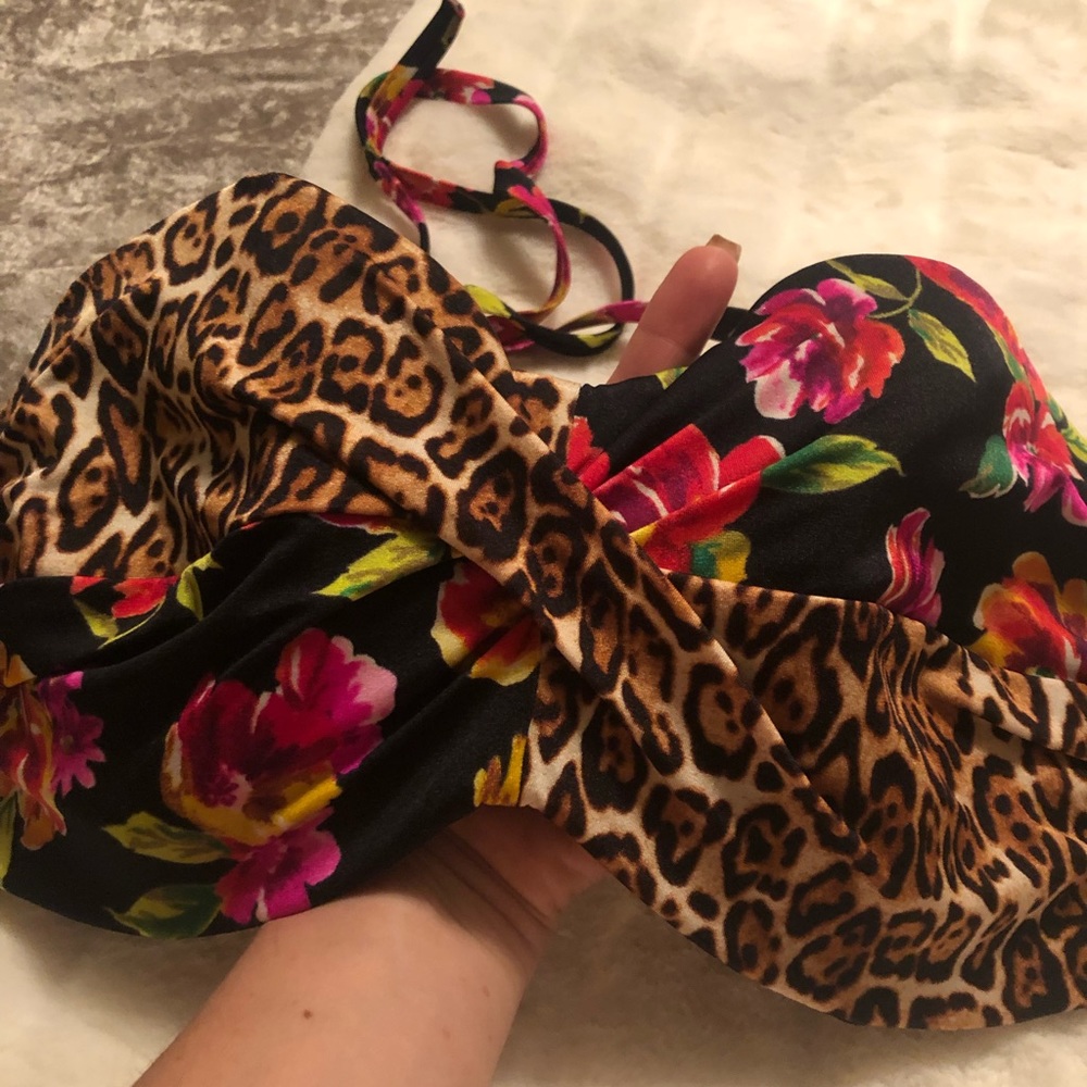 Victoria’s Secret bikini top